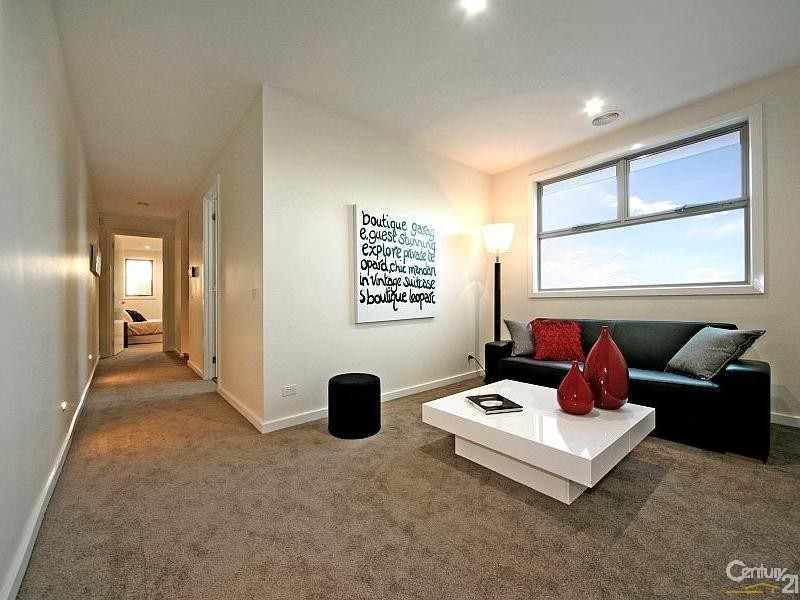 8B Roselyn Crescent, Bentleigh East VIC 3165