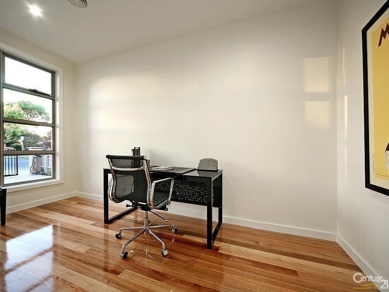 8B Roselyn Crescent, Bentleigh East VIC 3165