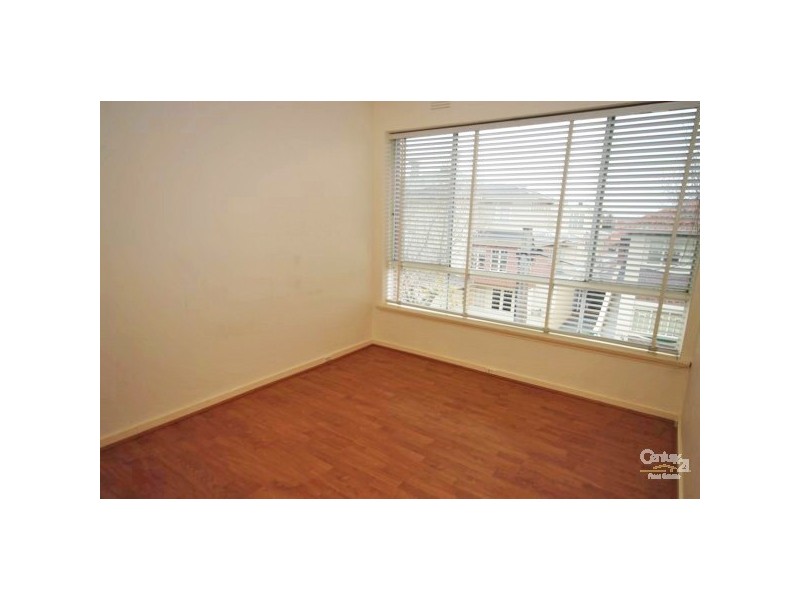 4/21 Tiuna Grove, Elwood VIC 3184