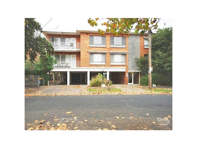 4/21 Tiuna Grove, Elwood VIC 3184