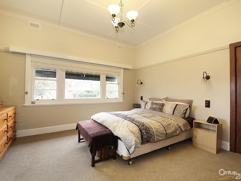 2 Bewdley Street, Ormond VIC 3204