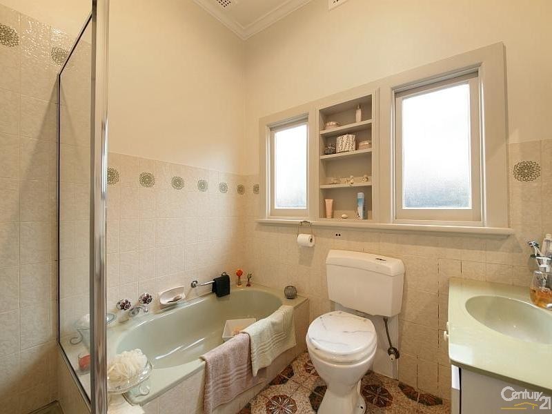 2 Bewdley Street, Ormond VIC 3204