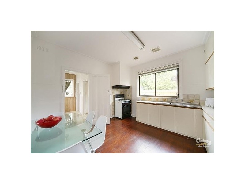 10 Burt Crescent, Hampton East VIC 3188