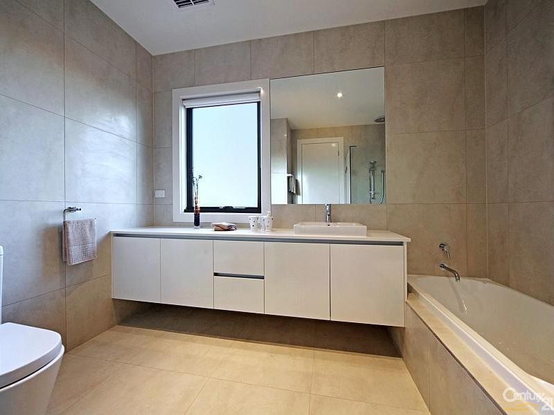 218 Tucker Road, Mckinnon VIC 3204