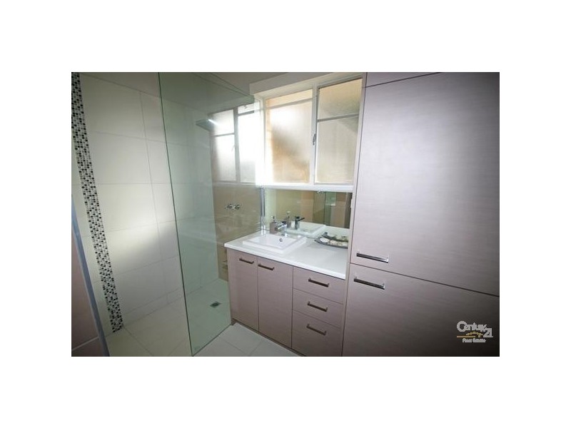 1/1 Newman Avenue, Carnegie VIC 3163