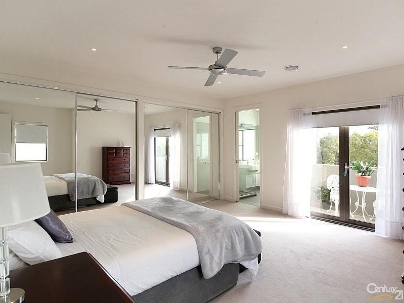 6 Lyons Street, Bentleigh East VIC 3165