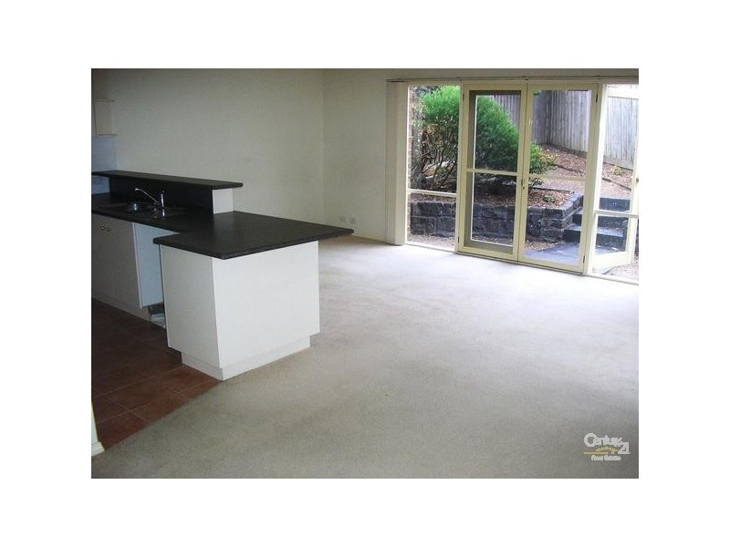 3/4 Katoomba Street, Hampton East VIC 3188