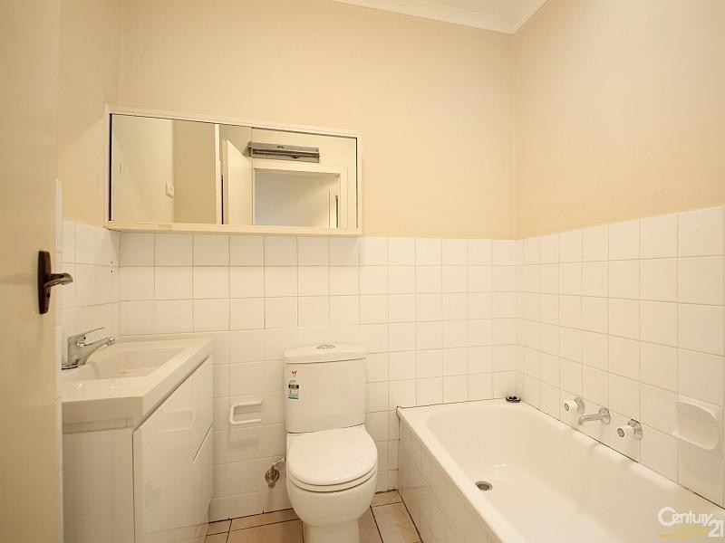 2/1 Carlton Street, Mckinnon VIC 3204
