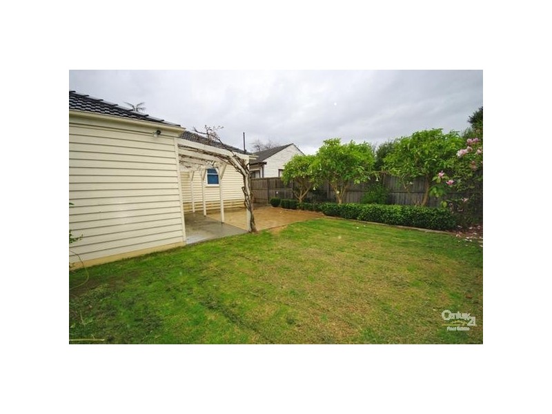 18 Luckins Road, Bentleigh VIC 3204