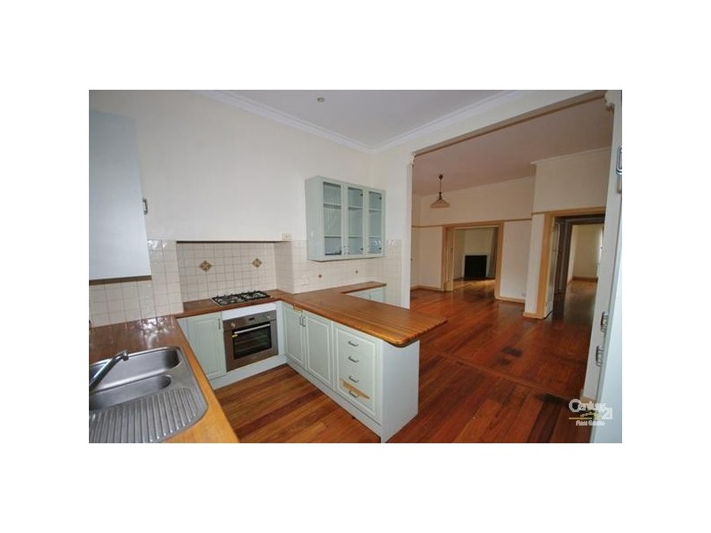 27 LEES STREET, Mckinnon VIC 3204