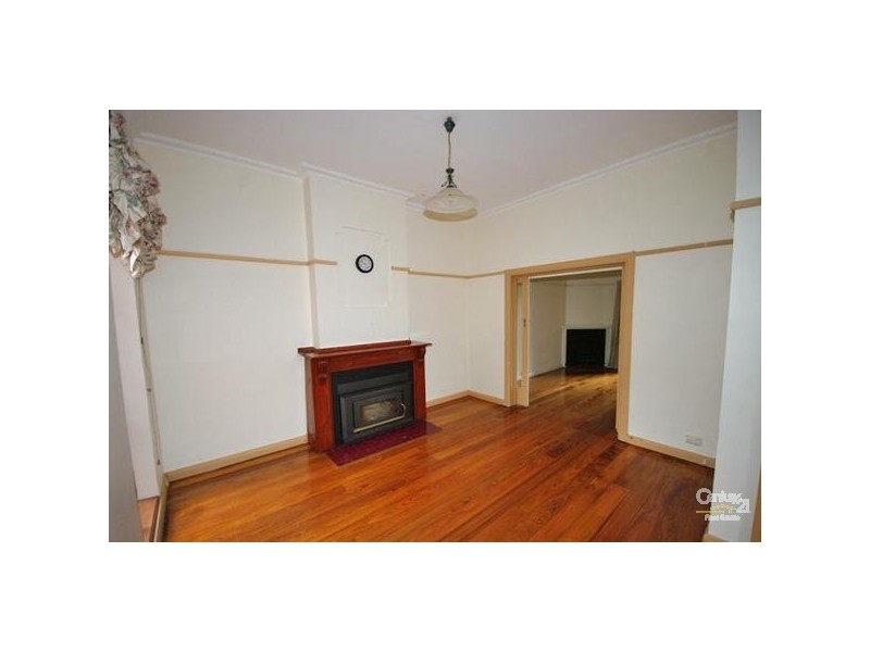 27 LEES STREET, Mckinnon VIC 3204