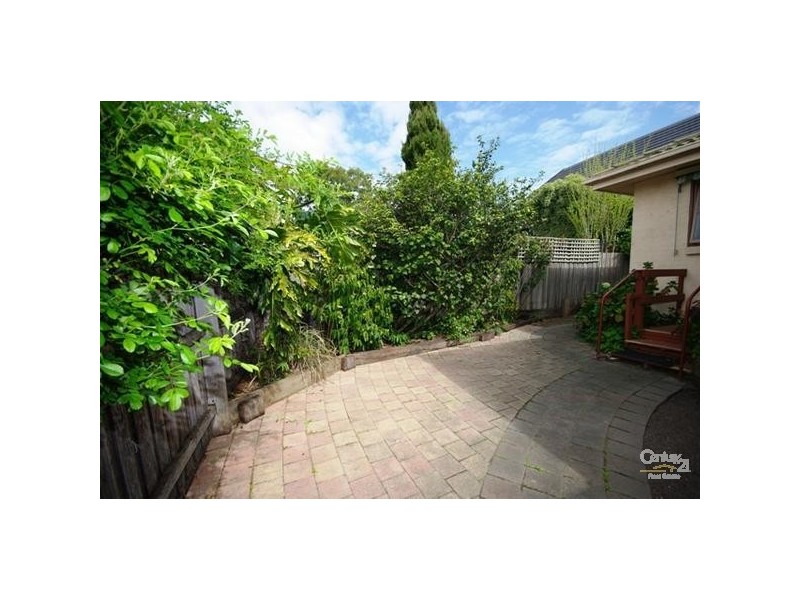 2/53 Hall Street, Mckinnon VIC 3204