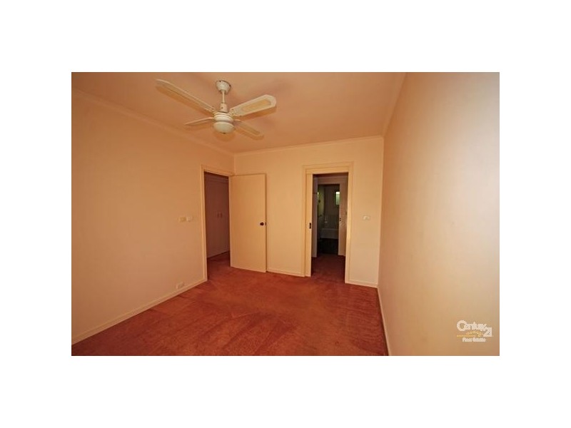 2/53 Hall Street, Mckinnon VIC 3204