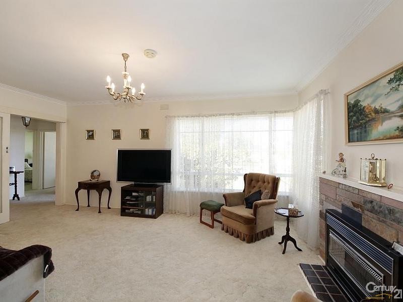 17 Matthews Road, Bentleigh East VIC 3165