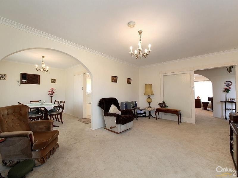 17 Matthews Road, Bentleigh East VIC 3165