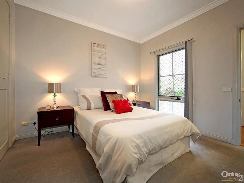 2/17 Fitzroy Street, Mckinnon VIC 3204