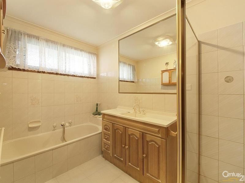 2A Harvey Court, Cheltenham VIC 3192