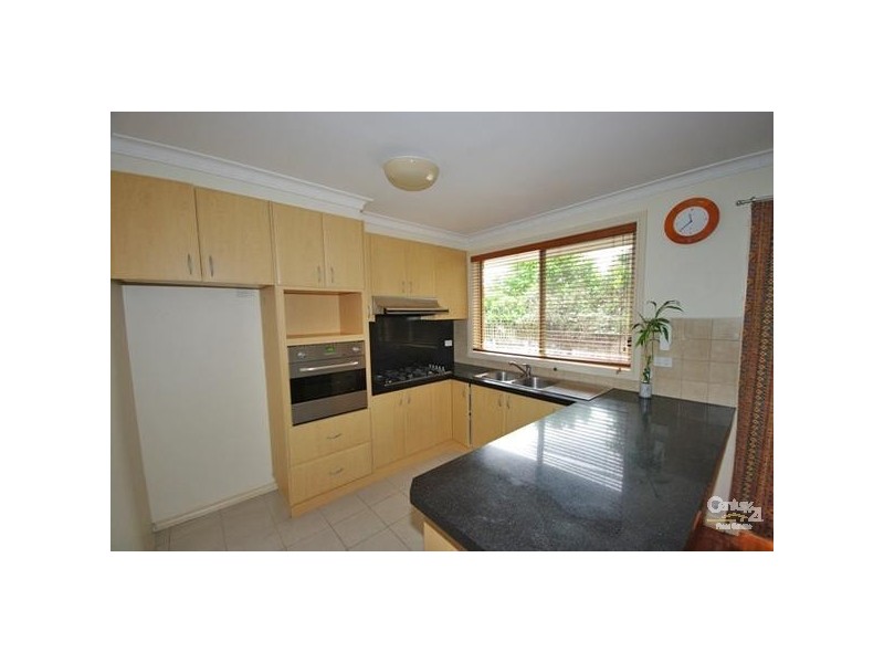 2/9 Leinster Street, Ormond VIC 3204