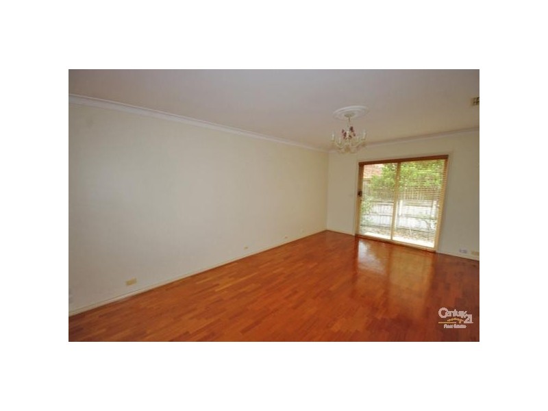 2/9 Leinster Street, Ormond VIC 3204