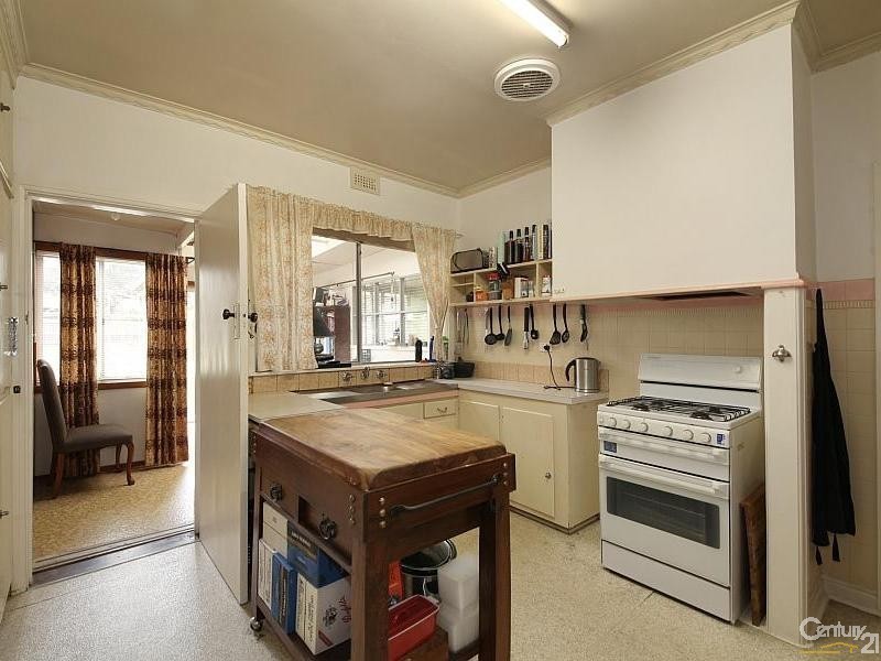 68 Hall Street, Ormond VIC 3204