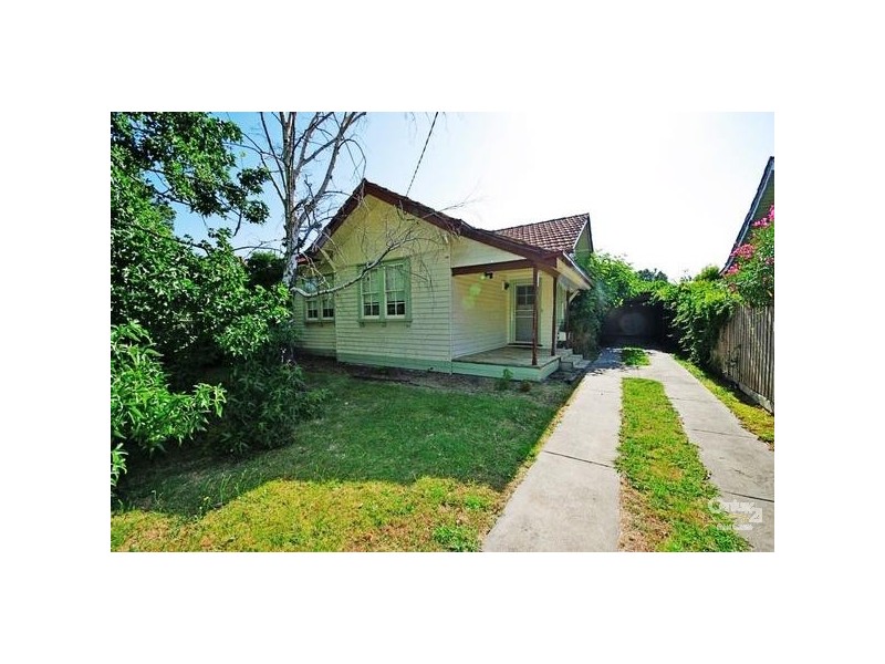 11 Melton Avenue, Carnegie VIC 3163