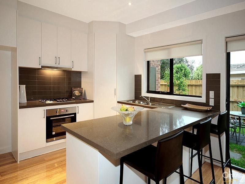 2/1 Prince Edward Avenue, Mckinnon VIC 3204