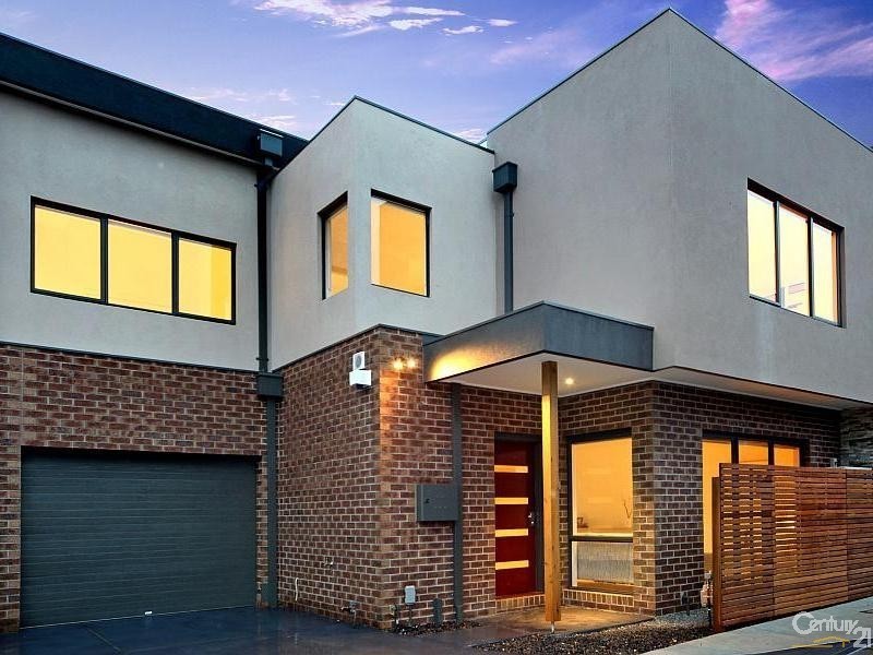 2/1 Prince Edward Avenue, Mckinnon VIC 3204