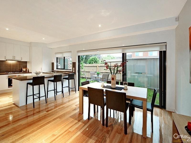 2/1 Prince Edward Avenue, Mckinnon VIC 3204