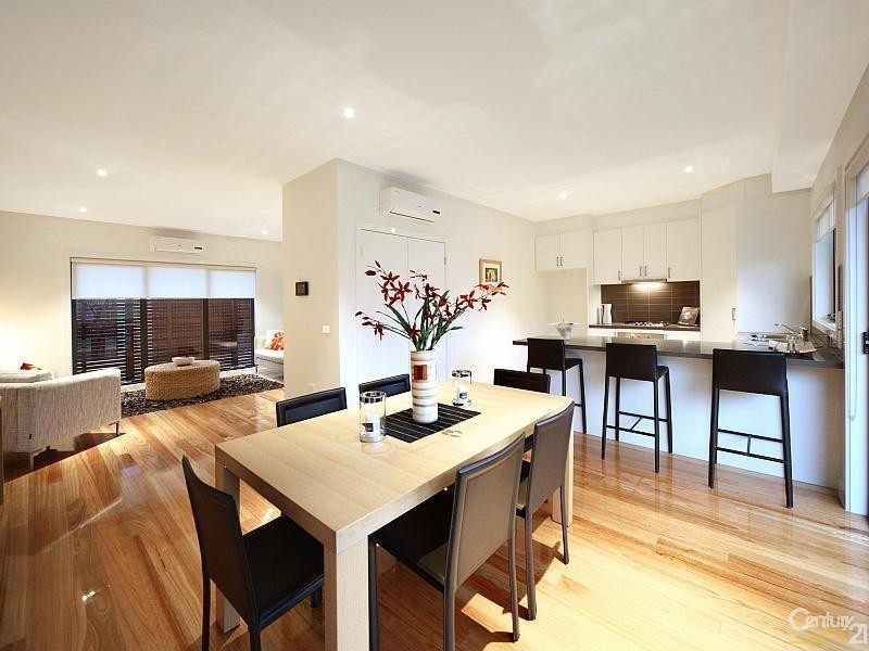 2/1 Prince Edward Avenue, Mckinnon VIC 3204