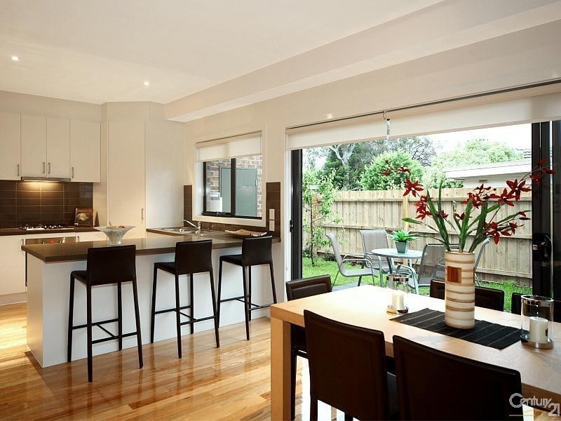 2/1 Prince Edward Avenue, Mckinnon VIC 3204