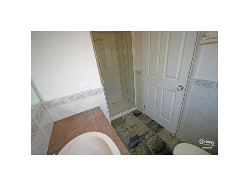 2/14 Osborne Avenue, Mckinnon VIC 3204