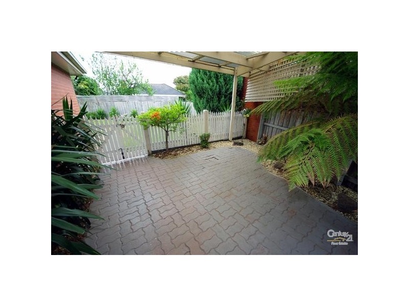 8 Eunice Drive, Cheltenham VIC 3192