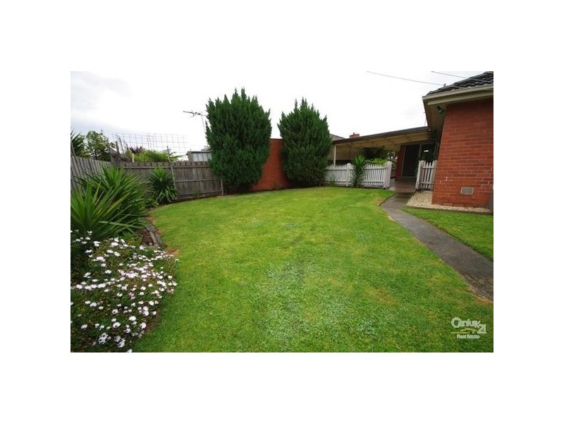 8 Eunice Drive, Cheltenham VIC 3192