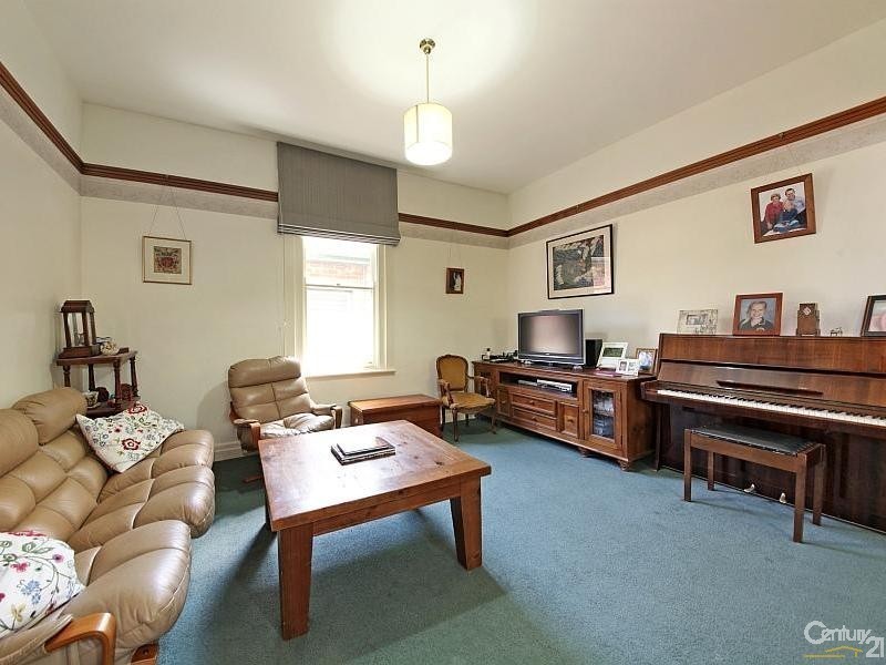 130 McKinnon Road, Mckinnon VIC 3204