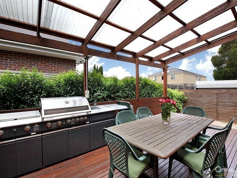 130 McKinnon Road, Mckinnon VIC 3204