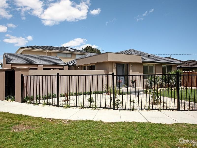 20 Tasman Road, Bentleigh East VIC 3165