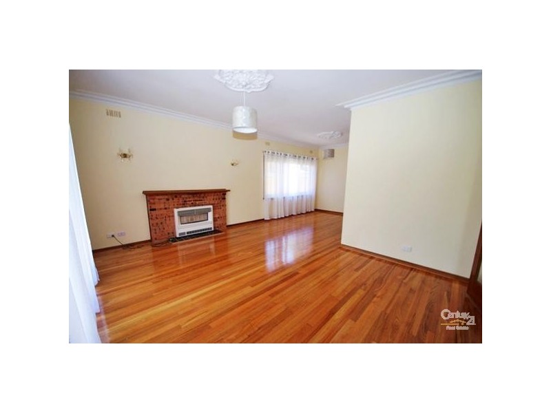 8 Dover Street, Bentleigh East VIC 3165