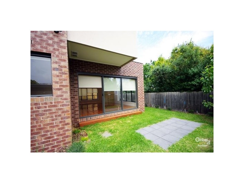 3/1 Prince Edward Avenue, Mckinnon VIC 3204