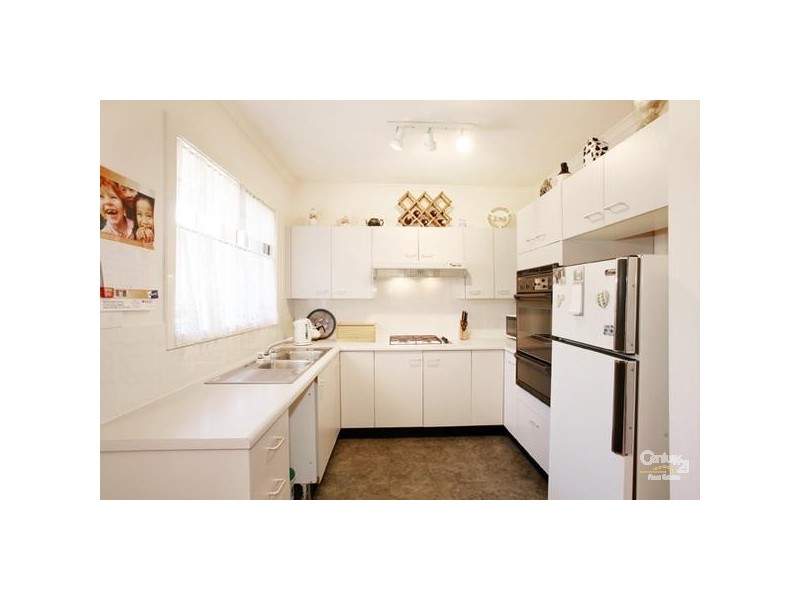 2/53 Hall Street, Mckinnon VIC 3204