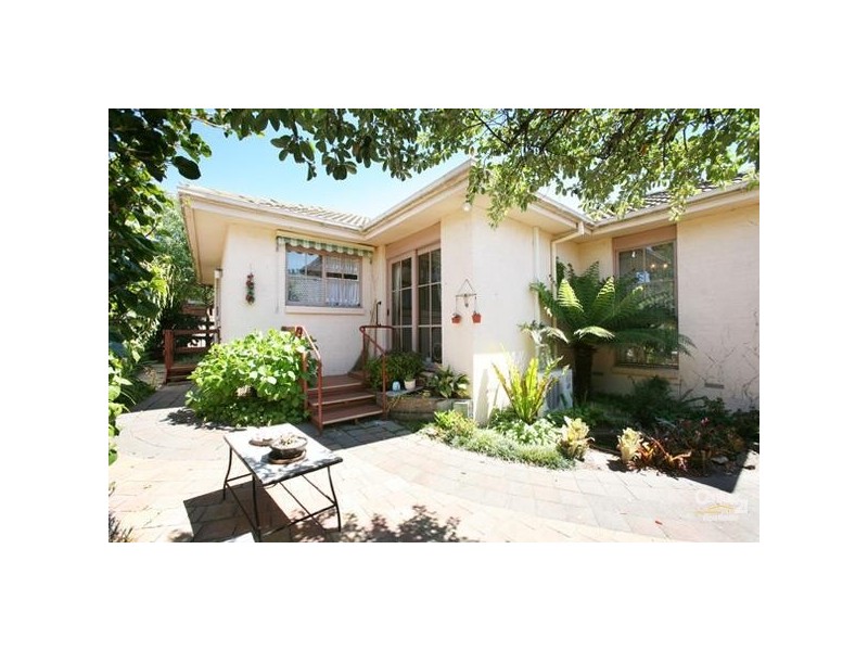 2/53 Hall Street, Mckinnon VIC 3204