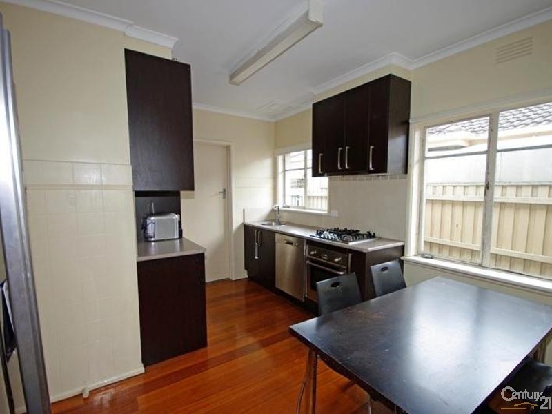 16 Tasman Road, Bentleigh East VIC 3165