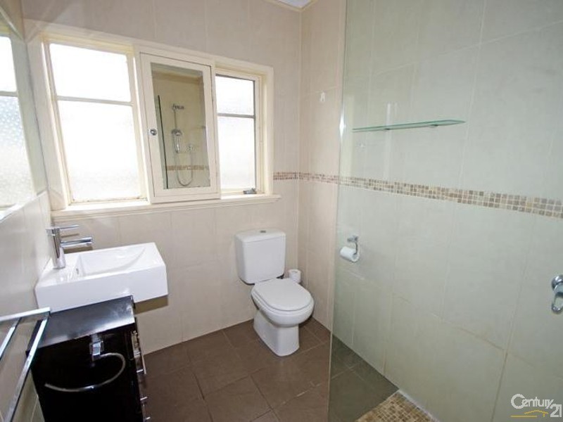 16 Tasman Road, Bentleigh East VIC 3165