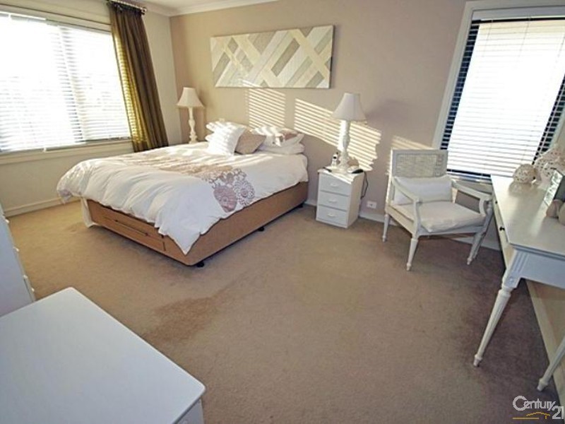 32 St Andrews Drive, Heatherton VIC 3202