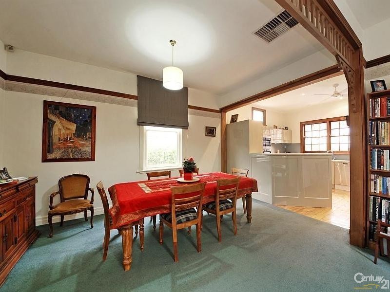 130 McKinnon Road, Mckinnon VIC 3204