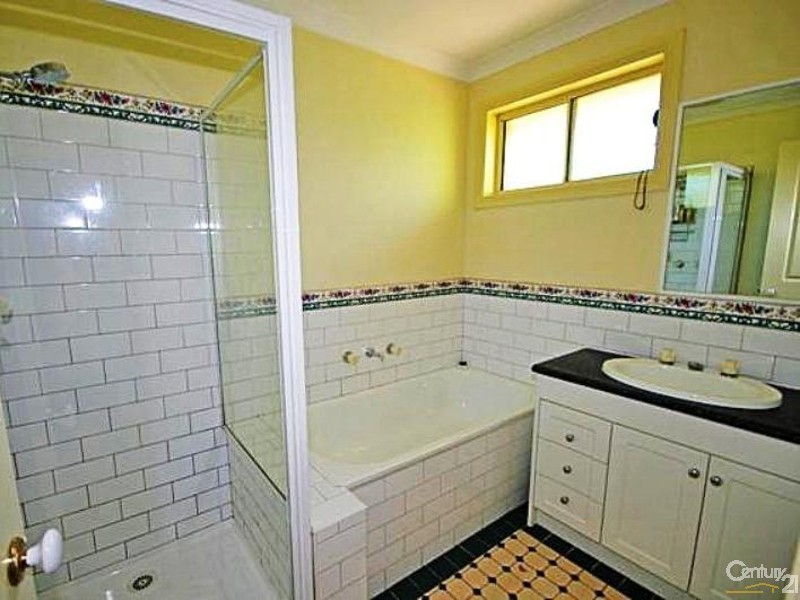 2/50 Lahona Avenue, Bentleigh East VIC 3165