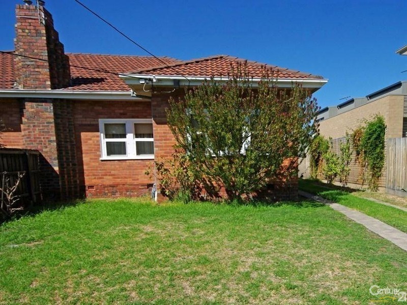 14 Elm Grove, Mckinnon VIC 3204