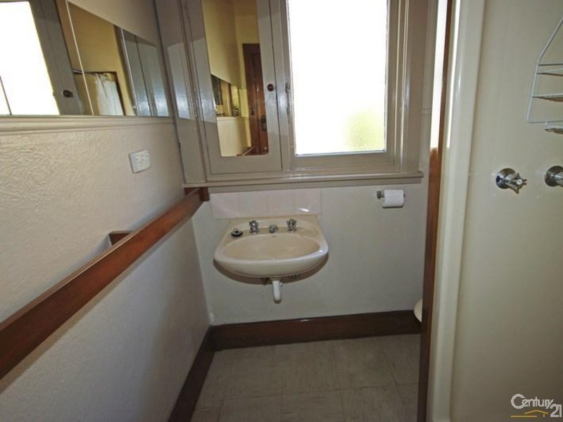 14 Elm Grove, Mckinnon VIC 3204