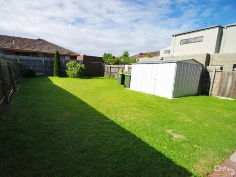 14 Elm Grove, Mckinnon VIC 3204