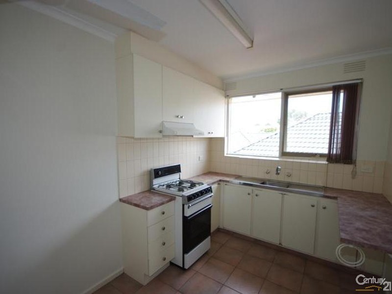 8/27 Lillimur Road, Ormond VIC 3204