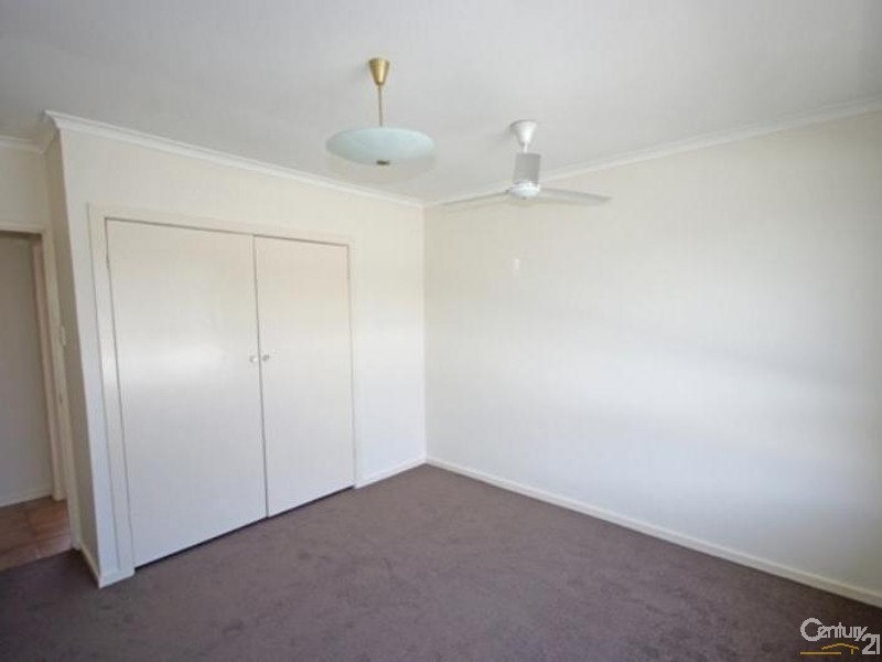 8/27 Lillimur Road, Ormond VIC 3204